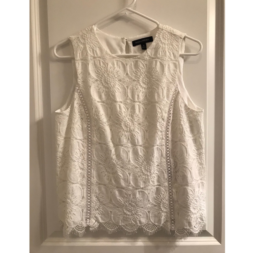 Lace sleeveless top